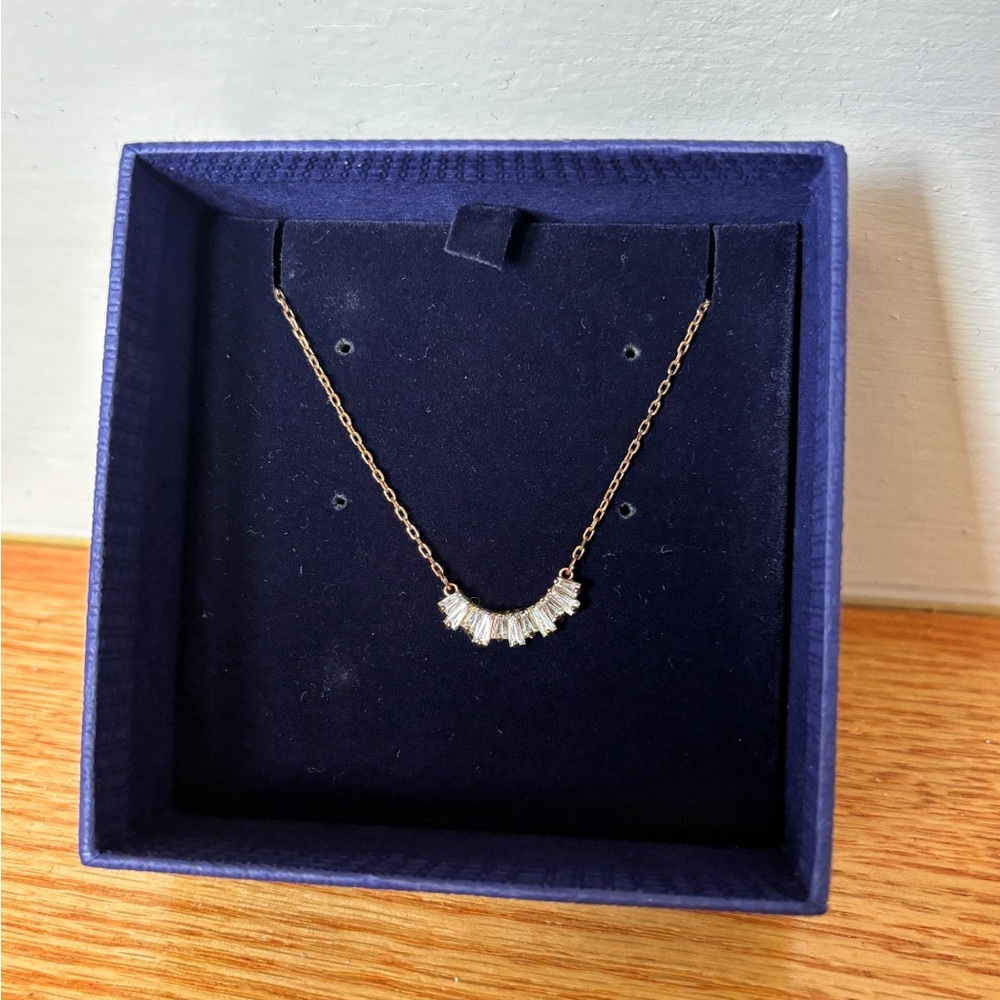 Swarovski rose gold rhinestone necklace new with tag